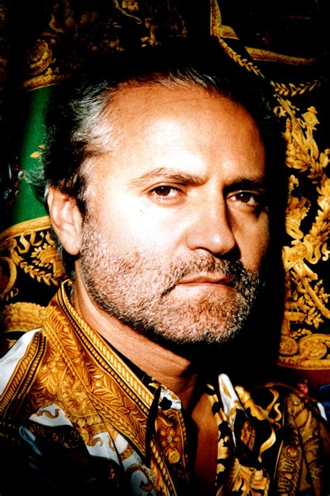 versace fashion designer biography|when did gianni Versace found.